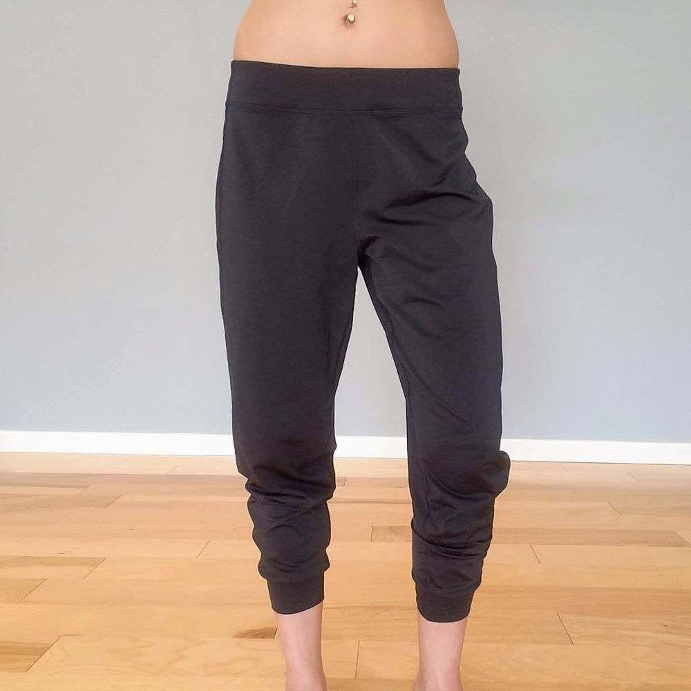 Lucy Jogger Capris NWOT